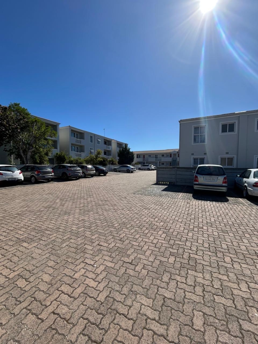 2 Bedroom Property for Sale in Parklands Western Cape